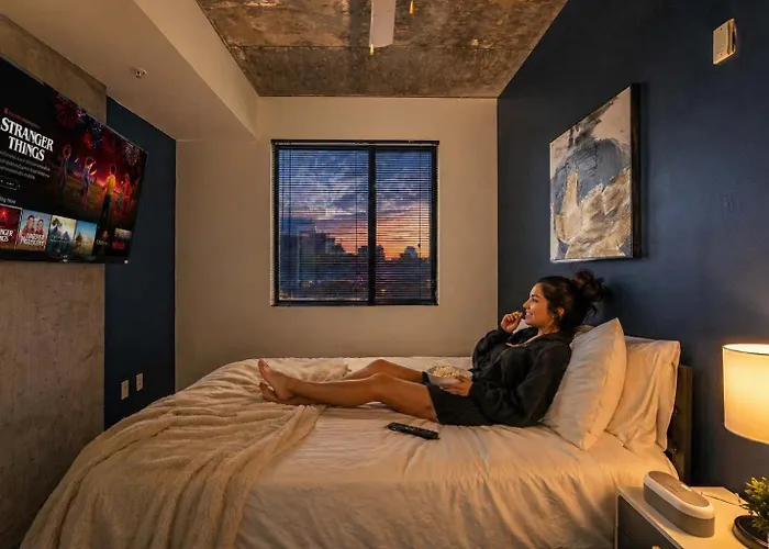 Modern Phx Downtown W Balcony Pool Gym Pkg * Phoenix
