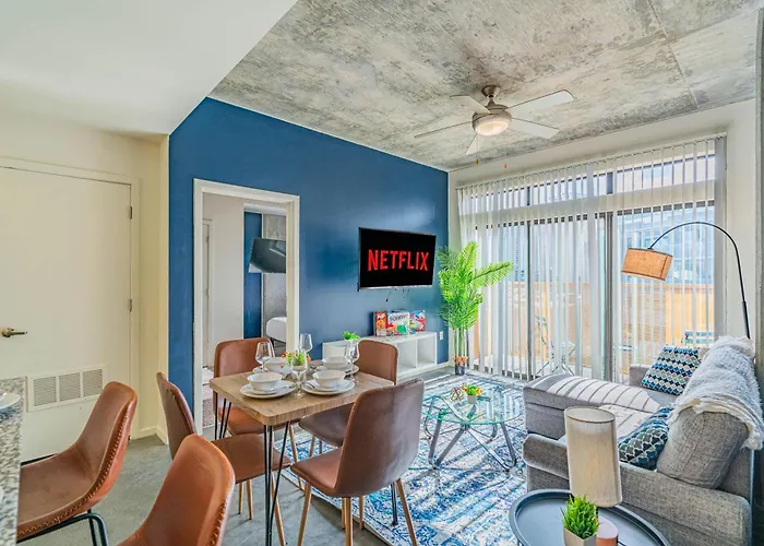 Modern Phx Downtown W Balcony Pool Gym Pkg *
