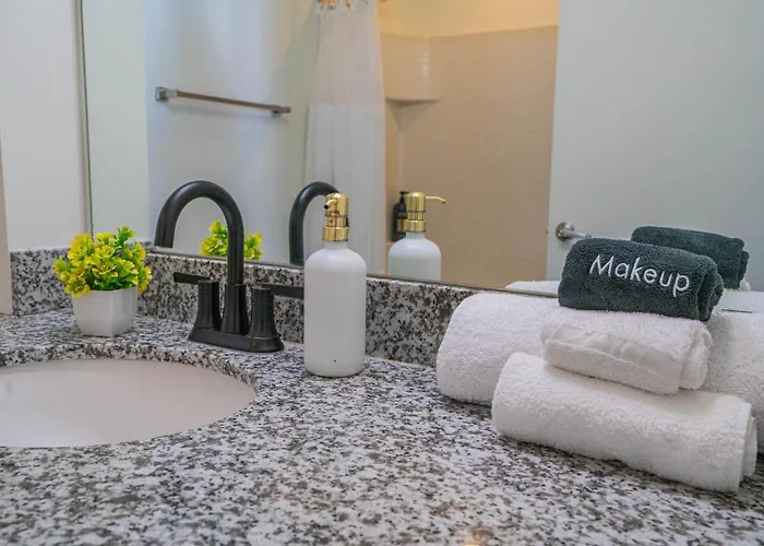 Modern Phx Downtown W Balcony Pool Gym Pkg * Phoenix