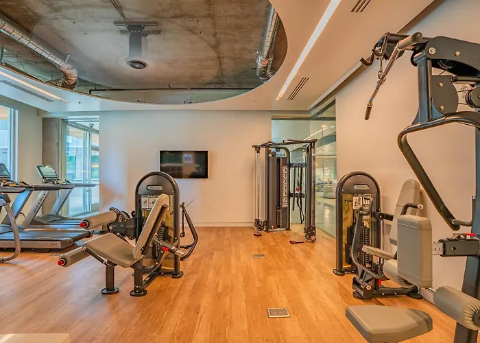 Modern Phx Downtown W Balcony Pool Gym Pkg Phoenix