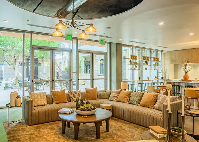 Apartment Modern Phx Downtown W Balcony Pool Gym Pkg Phoenix